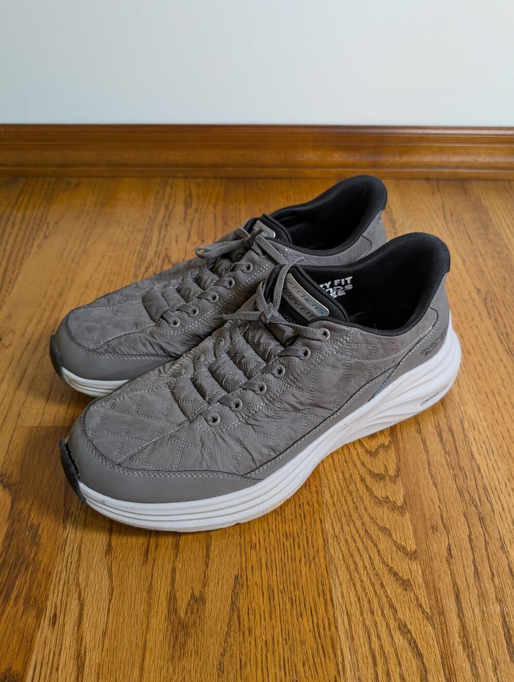 Skechers Cozy Fit Hands Free Slip-Ins Gray Walking Shoes Men’s 10.5